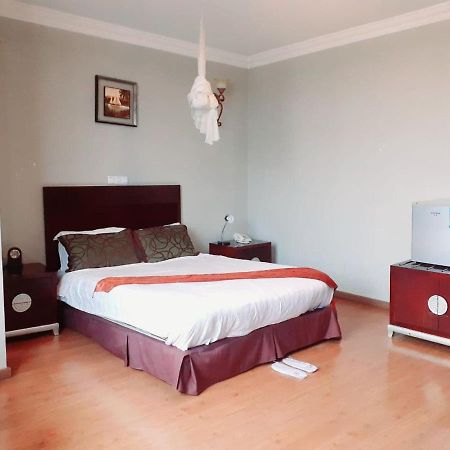Amenities Hotel Адис Абеба Екстериор снимка