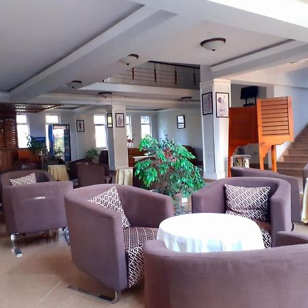Amenities Hotel Адис Абеба Екстериор снимка