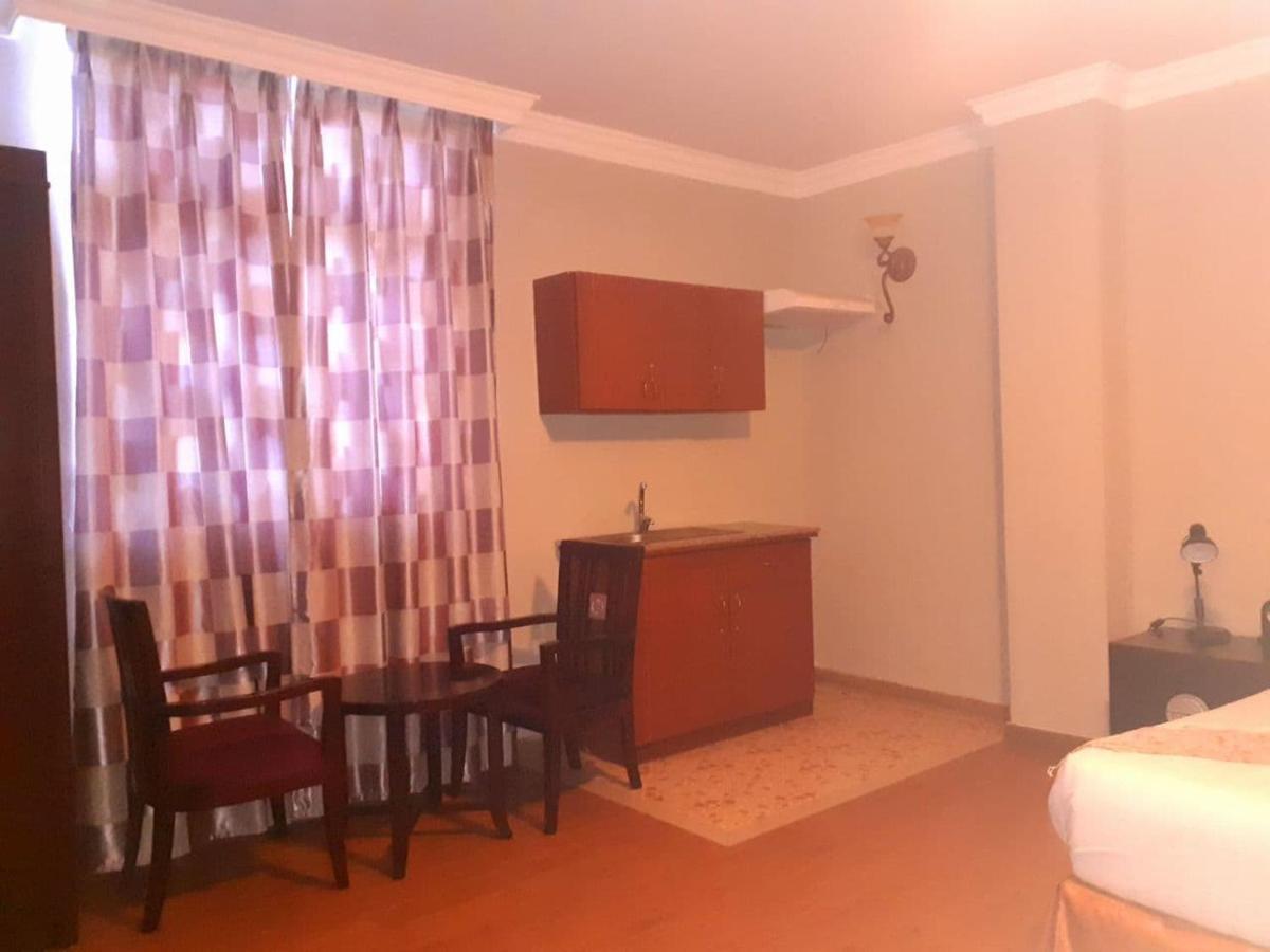 Amenities Hotel Адис Абеба Екстериор снимка