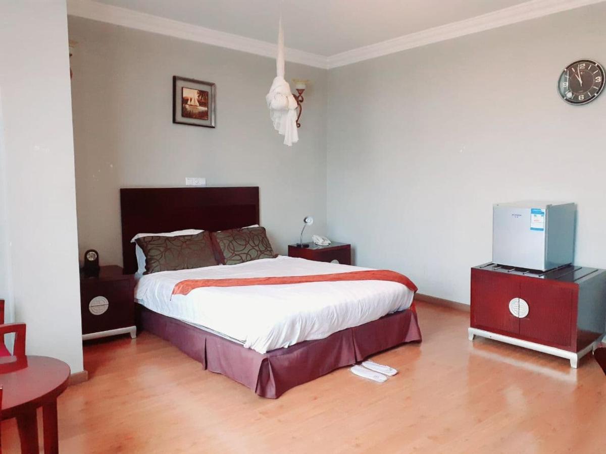 Amenities Hotel Адис Абеба Екстериор снимка