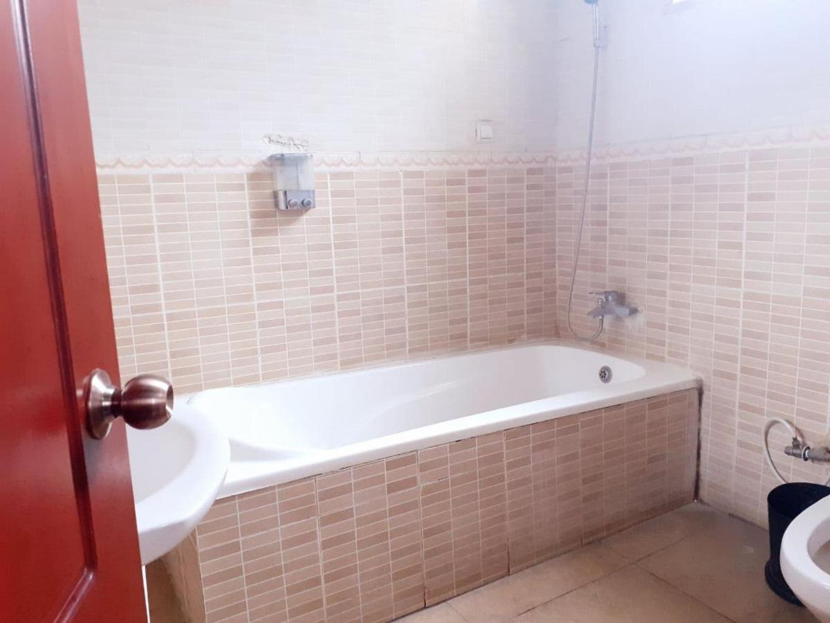 Amenities Hotel Адис Абеба Екстериор снимка
