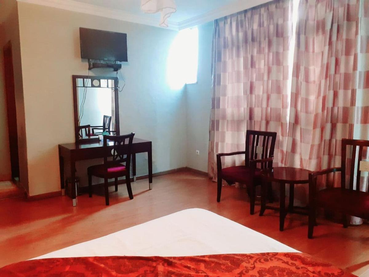 Amenities Hotel Адис Абеба Екстериор снимка