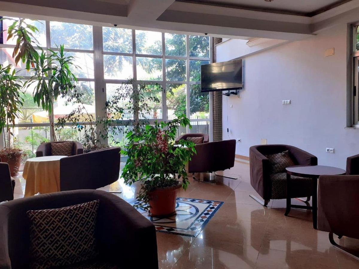 Amenities Hotel Адис Абеба Екстериор снимка