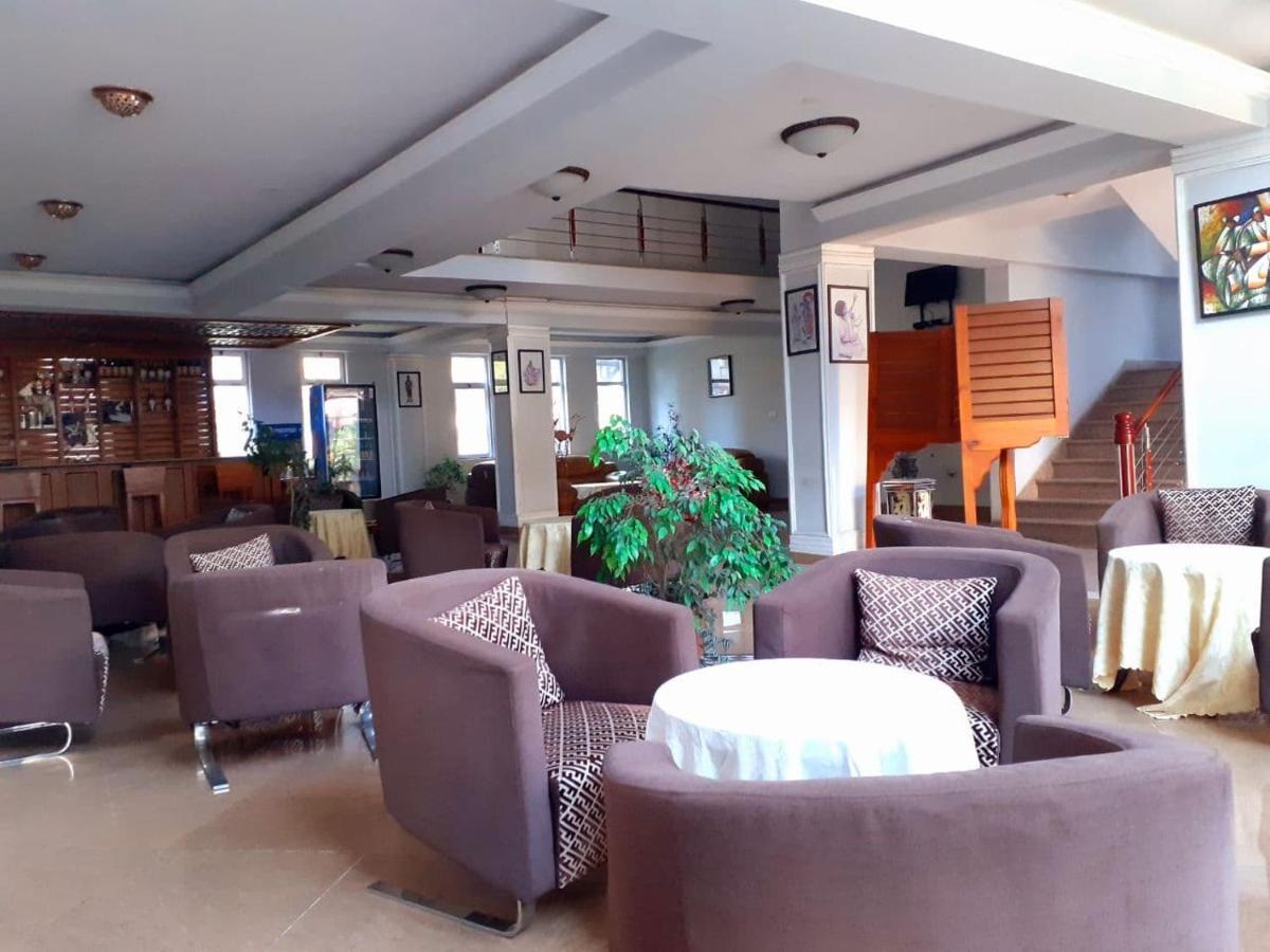 Amenities Hotel Адис Абеба Екстериор снимка
